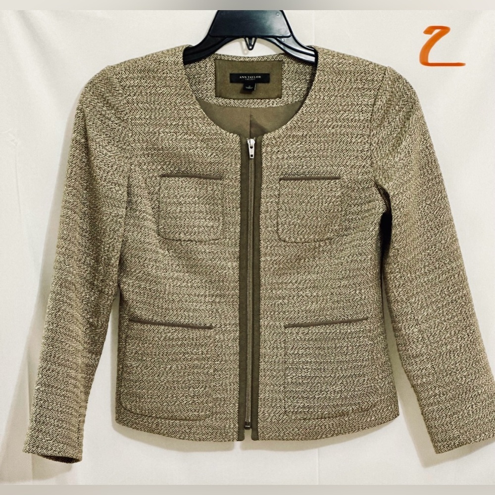 LADIES DARK TAN & WHITE ZIP UP ANN TAYLOR JACKET